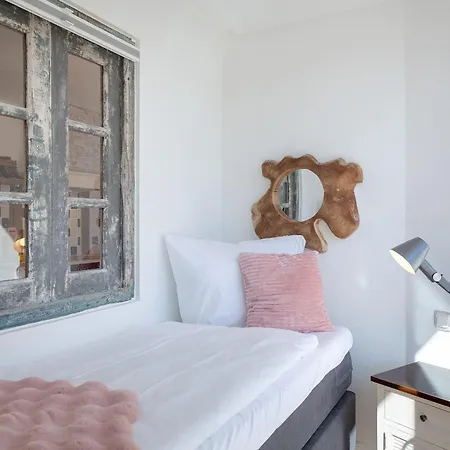 Suite-1 * Busum